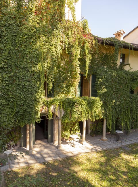 Luxury Room | Garden view