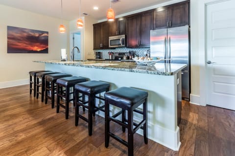 Kitchen island with seating for 6
