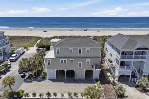 Exterior - Streetside / Overlooking the Ocean