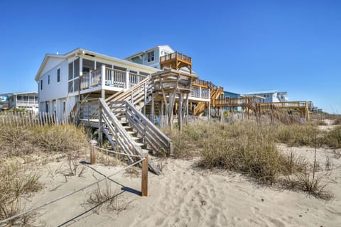 Exterior - Oceanfront / Beach Access