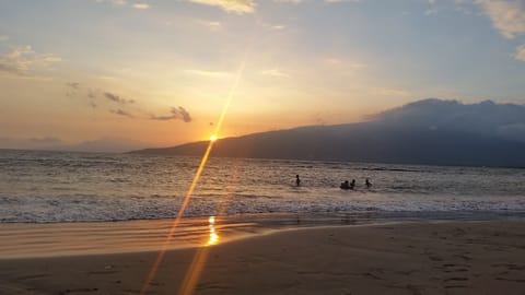 Sunset at Kolepolepo park right across the street from 
Kihei Bay Surf
