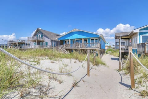 Exterior - Oceanfront / Beach Access