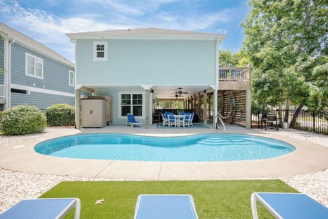 Exterior - Back / Pool Area