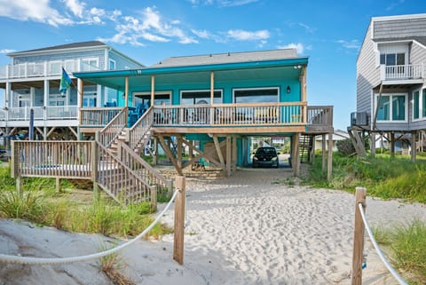 Exterior - Oceanfront / Beach Access