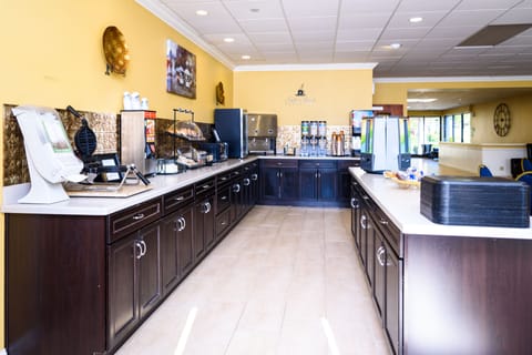 Free daily buffet breakfast