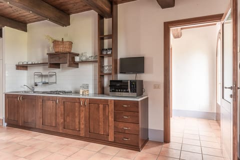 Duplex | Premium bedding, desk, free WiFi