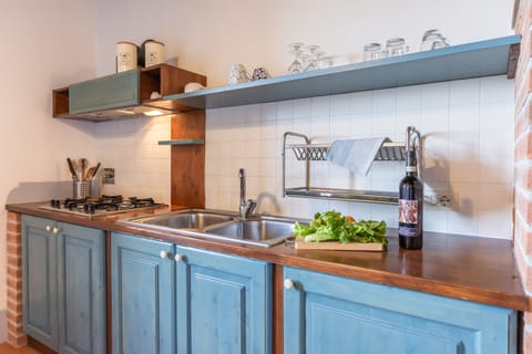 Duplex | Premium bedding, desk, free WiFi