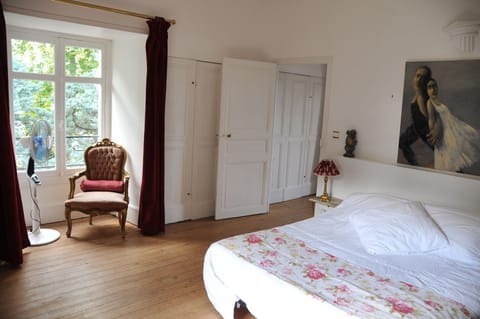 Deluxe Apartment, 1 Bedroom, Refrigerator & Microwave, Park View | Premium bedding, individually decorated, individually furnished