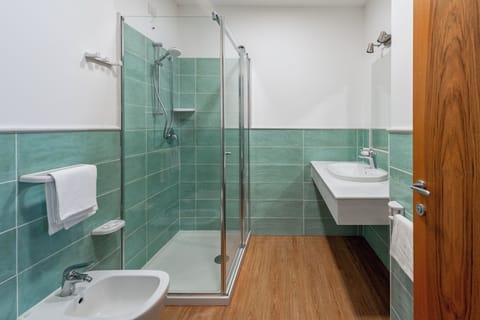 Superior Double or Twin Room | Bathroom | Shower, hair dryer, bidet, towels