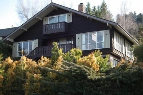 28 Chalet Crescent
View from the street