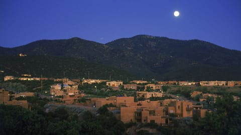 Santa Fe moonrise