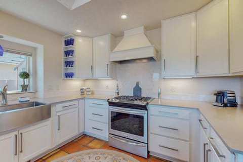 Updated Kitchen for all your cooking needs.