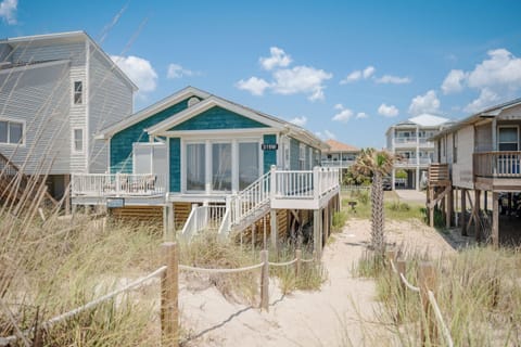 Exterior - Oceanfront / Beach Access