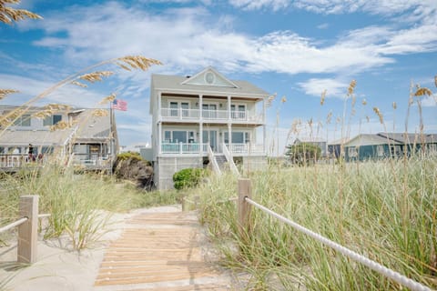 Exterior - Oceanfront / Beach Access