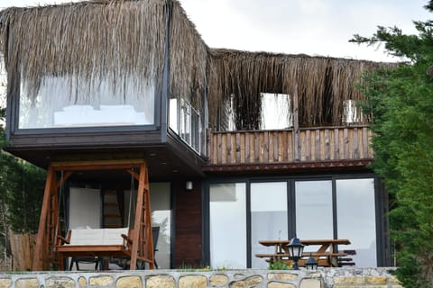 Elite Villa | Minibar, laptop workspace, iron/ironing board, free WiFi