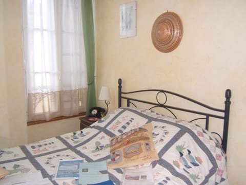 Double Room | Free cribs/infant beds, free WiFi, bed sheets