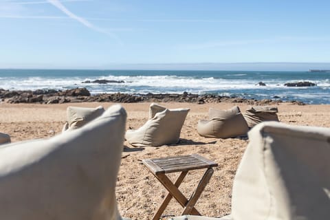 Beach nearby, 10 beach bars