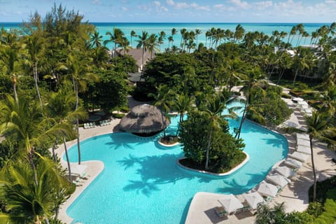 3 outdoor pools, sun loungers