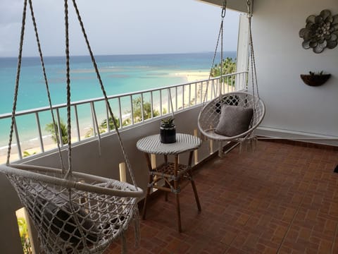 Basic Studio, 1 Queen Bed with Sofa bed, Non Smoking | Beach/ocean view
