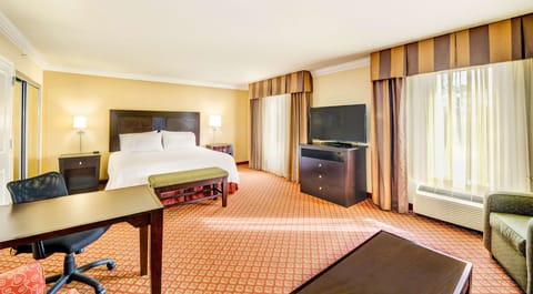 Premium bedding, in-room safe, desk, blackout drapes