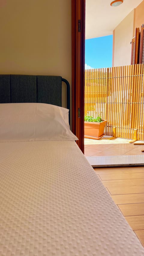 Deluxe Double Room | Minibar, desk, free WiFi, bed sheets