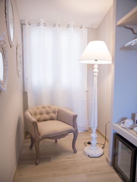 Superior Suite, Balcony, Canal View | Desk, free WiFi, bed sheets