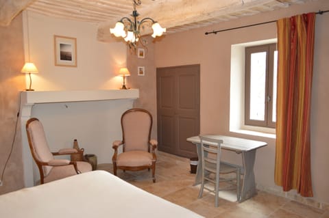 Family Room, Connecting Rooms (Rustrel) | Down comforters, blackout drapes, bed sheets