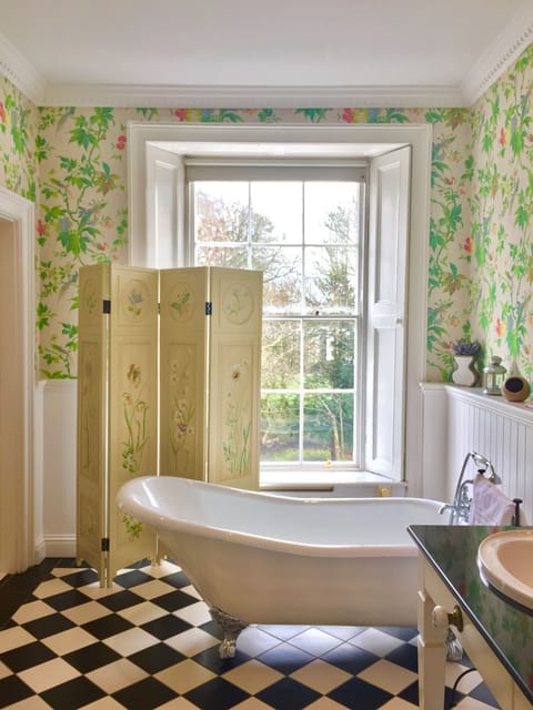 Heritage Period Style Room | Hypo-allergenic bedding, Select Comfort beds, in-room safe, desk