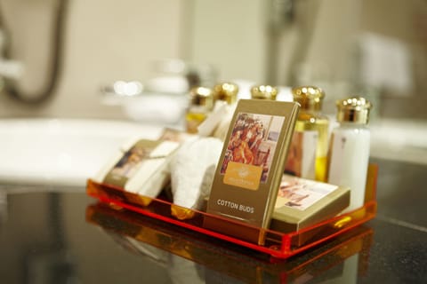 Junior Suite | Hypo-allergenic bedding, minibar, in-room safe, desk