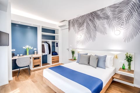Egyptian cotton sheets, premium bedding, down comforters, minibar