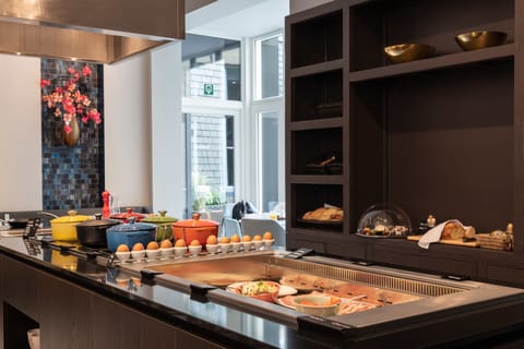 Daily buffet breakfast (EUR 20 per person)