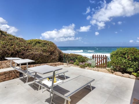 Outdoor Furniture, Sea, Furniture, Coastal And Oceanic Landforms, Coast, Ocean, Shore, Outdoor Table, Beach, Tropics