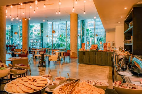Daily continental breakfast for a fee