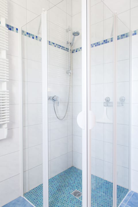 Family Apartment, 2 Bedrooms (Suedseite) | Bathroom | Towels