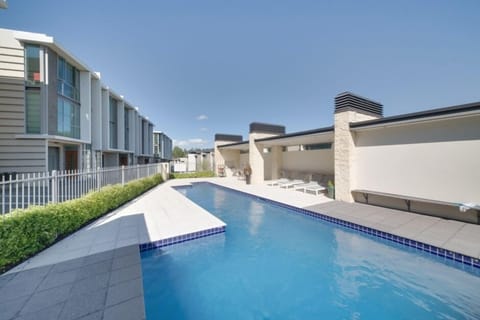 Pool 2