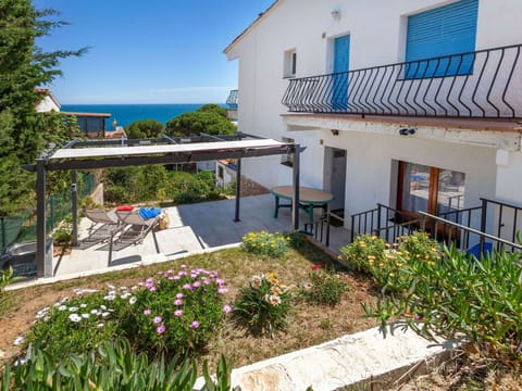 Property, House, Real Estate, Building, Residential Area, Home, Apartment, Architecture, Villa, Vacation