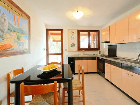 Room, Property, Furniture, Building, Interior Design, Kitchen, House, Floor, Real Estate, Table