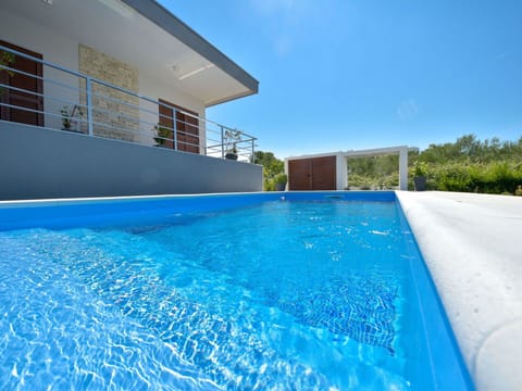 Water, Sky, Plant, Property, Swimming Pool, Cloud, Blue, Azure, Architecture