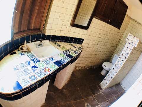 Double Room | Bathroom | Shower, free toiletries, towels