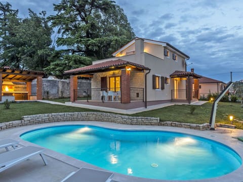 Swimming Pool, House, Residential Area, Architecture, Home, Roof, Resort, Cottage, Estate, Eco Hotel