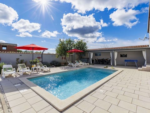 Water, Cloud, Sky, Property, Swimming Pool, Plant, Azure, Blue, Shade, Leisure