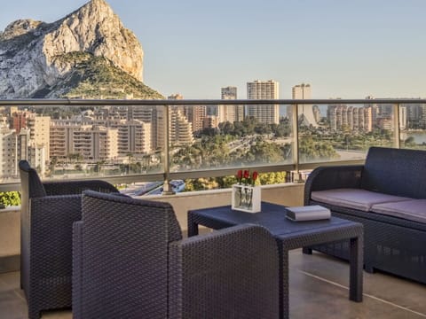 Table, Sky, Furniture, Building, Property, Outdoor Furniture, Interior Design, Architecture, Shade, Condominium