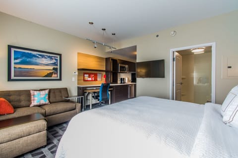 Down comforters, individually furnished, desk, laptop workspace