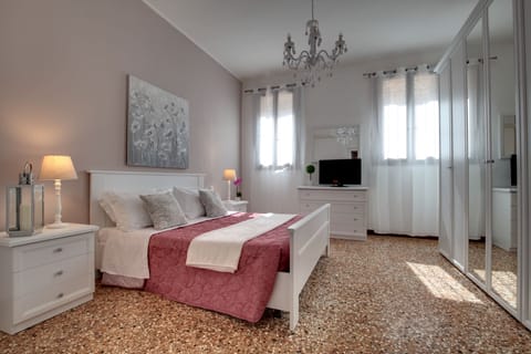 Apartment | 4 bedrooms, iron/ironing board, cribs/infant beds, free WiFi