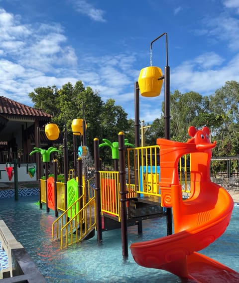 2 outdoor pools, open 8:00 AM to 7:00 PM, free cabanas