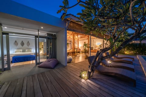 Front of property - evening/night