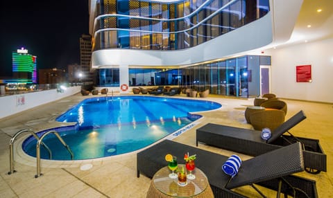 Outdoor pool, sun loungers