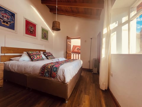 Laptop workspace, free WiFi, bed sheets