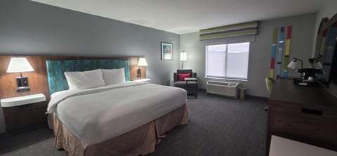 Room, 1 King Bed, Accessible (Hearing) | In-room safe, iron/ironing board, free WiFi, alarm clocks