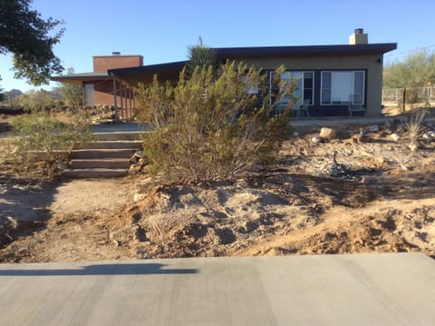 Joshua Tree Modern Guest House